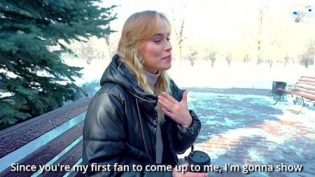 Встретил в парке любимую порнозвезду и развел её на секс