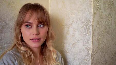 Сводный брат выиграл и теперь трахает красивую сестру