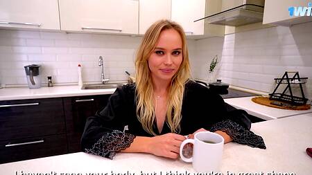 Горячей маме друга нужна помощь с получением оргазма