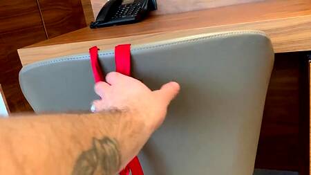 Вылизал киску красотки после минета и трахнул её