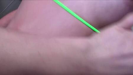 Поехал на море с 18-летней и трахает её в гостинице