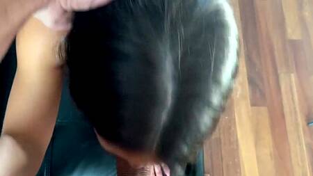 Идеальная жена в сексуальном платье соблазняет на интим