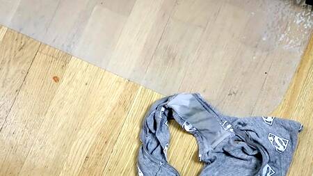 Увидел что падчерица дрочит на видео игру и трахнул её раком