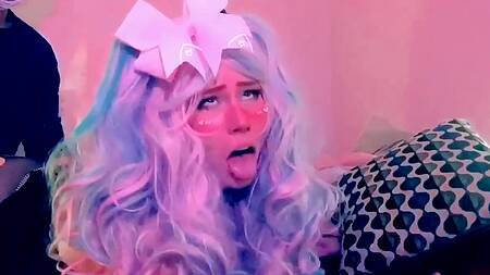 Ахэгао от сексуальной анимешницы в парике