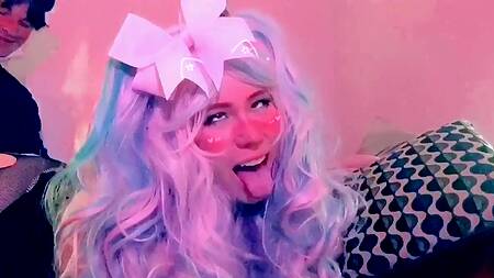 Ахэгао от сексуальной анимешницы в парике