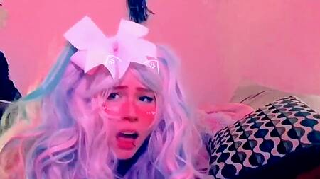 Ахэгао от сексуальной анимешницы в парике