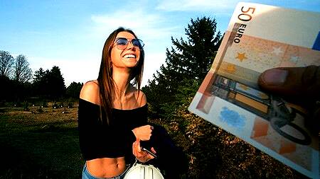 За минет от такой красотки не жалко потратить месячную зарплату