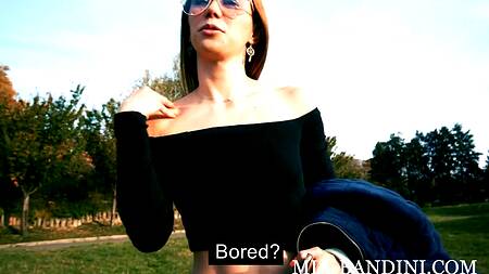 За минет от такой красотки не жалко потратить месячную зарплату