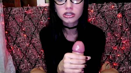 Новая учительница практикует горловой минет