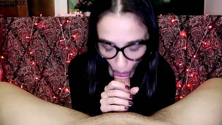 Новая учительница практикует горловой минет