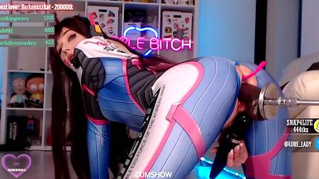 Жаркая анимешница сосет искусственный хуй и кончает от мастурбации