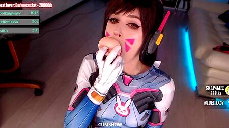 Жаркая анимешница сосет искусственный хуй и кончает от мастурбации