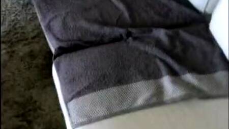 Соседка по квартире насмотрелась порно и теперь сосет мой хуй