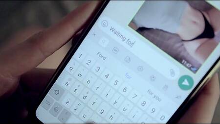 Отправила парню нодс и пригласила его на жаркий секс