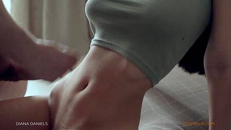 Отправила парню нодс и пригласила его на жаркий секс