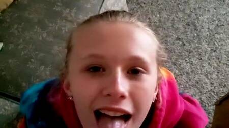 Сводная сестра, хочешь попробовать сделать мне минет?