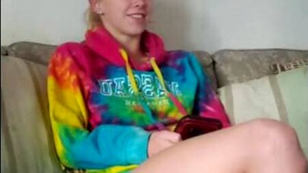 Сводная сестра, хочешь попробовать сделать мне минет?