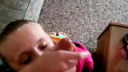 Сводная сестра, хочешь попробовать сделать мне минет?