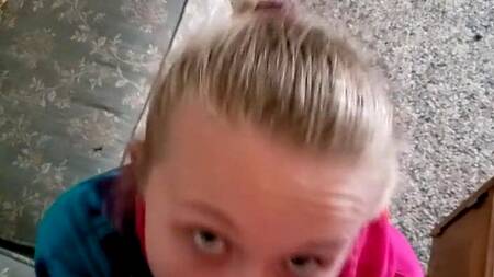 Сводная сестра, хочешь попробовать сделать мне минет?