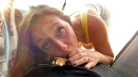 Посетили мероприятие и занялись сексом на парковке