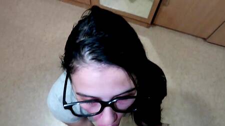 Хотела пойти погулять, а парень склонил к сексу