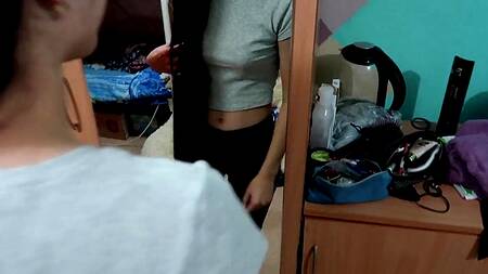 Хотела пойти погулять, а парень склонил к сексу