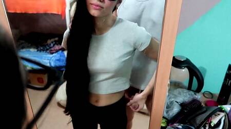 Хотела пойти погулять, а парень склонил к сексу