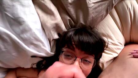 Спать в одной кровати со сводной сестрой - это ебать её с утра