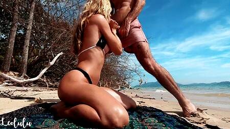 Этот пляж наш и мы тут будет заниматься диким сексом