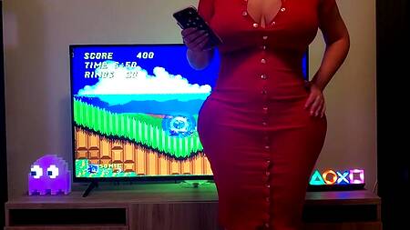 Хватит играть на приставке, пора трахать жопастую мачеху