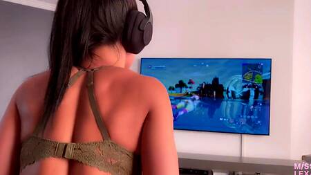 Красивая жена пытается играть на приставке во время секса