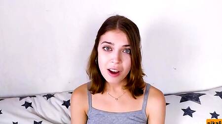 Чтобы сводный брат удалил фотки, приходится с ним трахаться