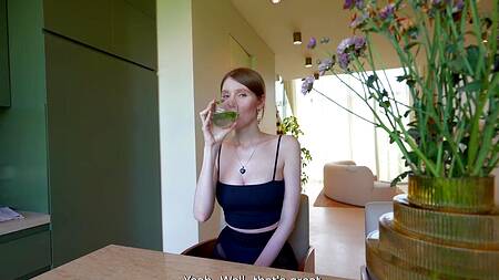 Приехала к другу, чтобы переждать жару и решилась на секс с ним