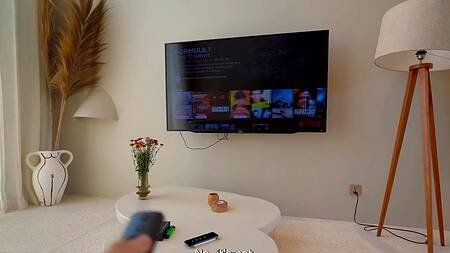 Приехала к другу, чтобы переждать жару и решилась на секс с ним