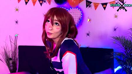 Рыжая радует парня новым косплеем и анальным сексом