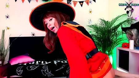 Сексуальное колдовство от милой ведьмочки на Хэллоуин