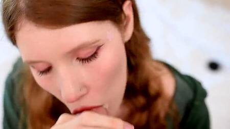 Если сводная сестра отсосет хуй, то парень купит что-то к чаю