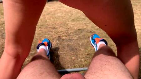 А как насчет заняться сексом в лесу во время прогулки?