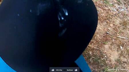 Девушка занимается спортом пока парень трахает её раком