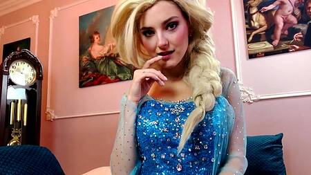 Эльза из Холодного сердца принимает член в бритую киску