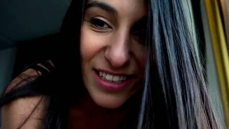 Дикий анальный секс заставляет красотку сквиртить