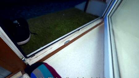 Красотка сосет член соседа в ванной пока муж дома