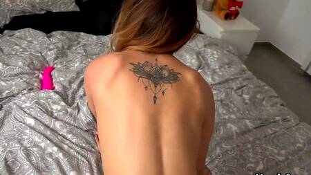 Анальный оргазм не миф, телка кончает от большого члена в жопе