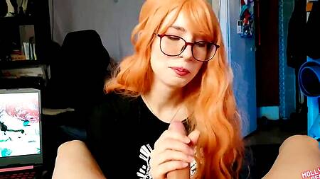 Рыжая отличница совсем не зануда, она обожает ебаться и сосать