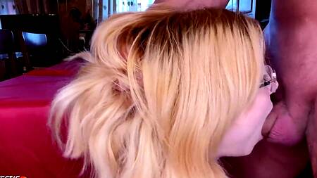 Нет, сперва ебля, а уже потом можно продолжить работать