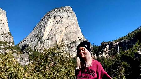 Поднялись в горы и красотка сделала минет