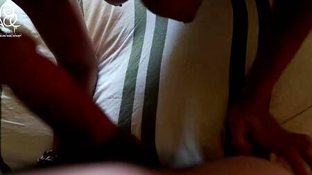 Посмотрел на попку девушки и моментально возбудился