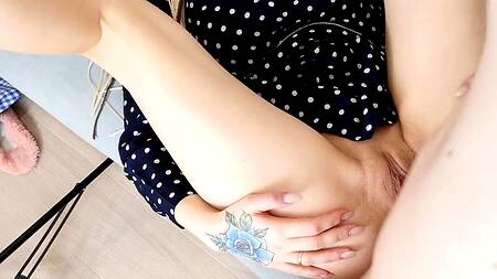 Отшлепал студентку и трахнул её в попку раком