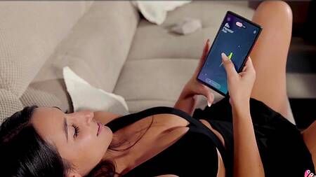 В киску вибратор, а в попку член - двойное удовольствие