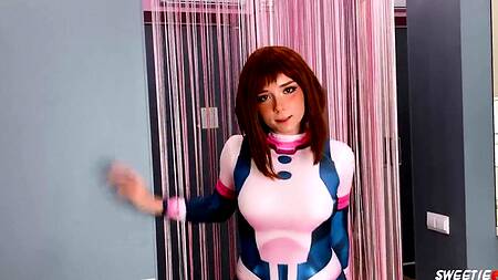 На милашке новый костюм и она хочет трахаться